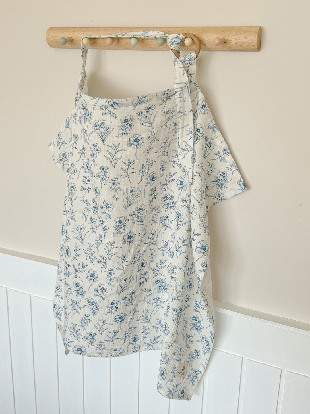 Mouliss muslin nursing cover — styling photo 4