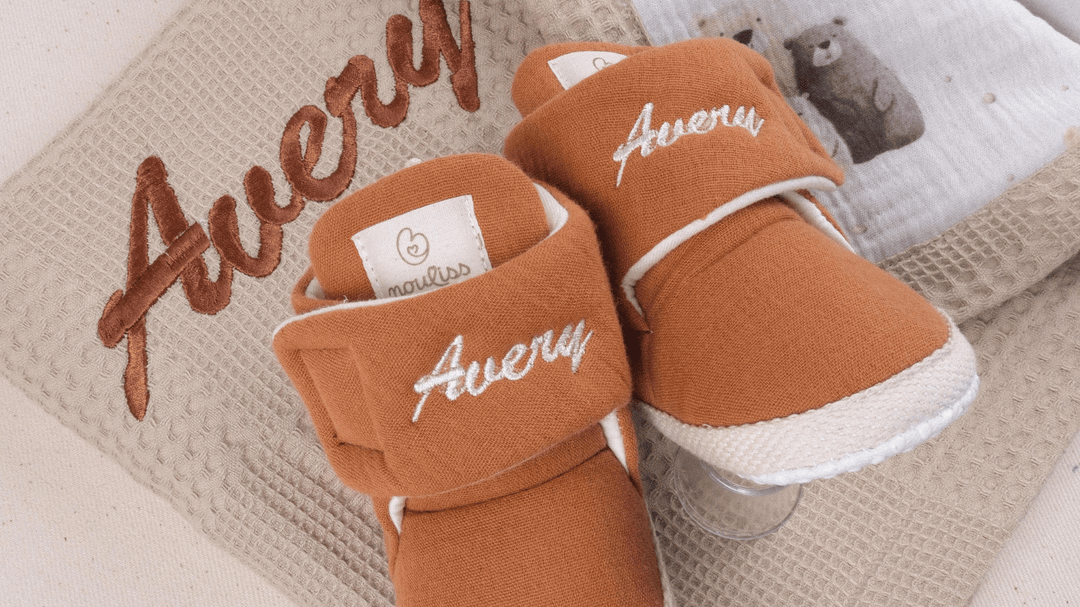 Mouliss Terracotta muslin personalized baby booties — styling photo 7