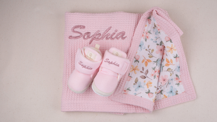 Mouliss Pink personalized baby gift set — styling photo 3
