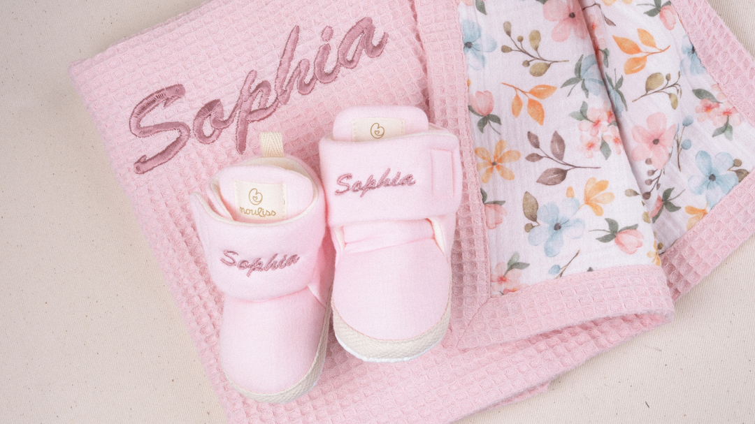 Mouliss Pink personalized baby gift set — styling photo 2
