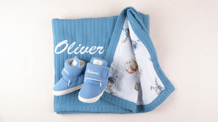 Mouliss Blue personalized baby gift set — styling photo 1