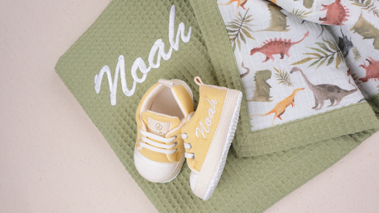 Personalized Baby Gift Set Waffle Blanket & Muslin Baby Shoes Handmade Soft Sole – Light Green
