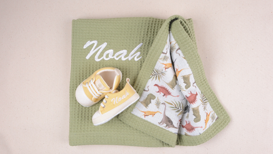 Personalized Baby Gift Set Waffle Blanket & Muslin Baby Shoes Handmade Soft Sole – Light Green