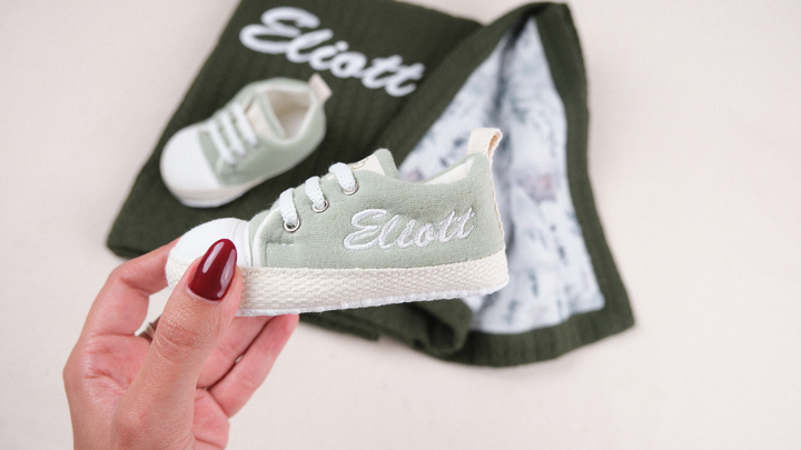 Mouliss Dark Green personalized baby gift set — styling photo 3