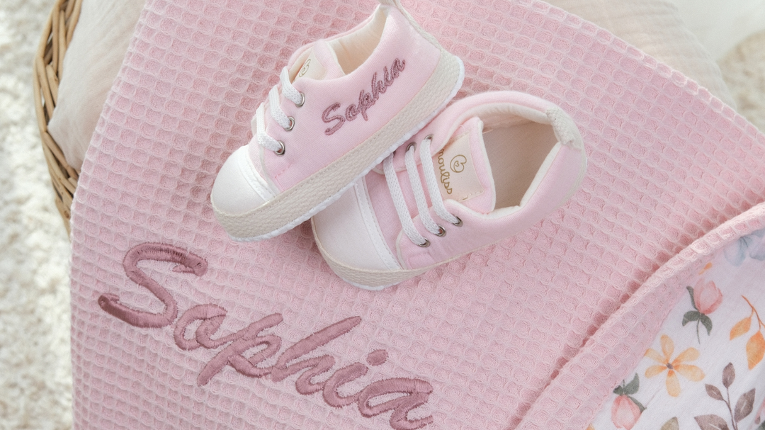 Mouliss Pink personalized baby gift set — styling photo 1
