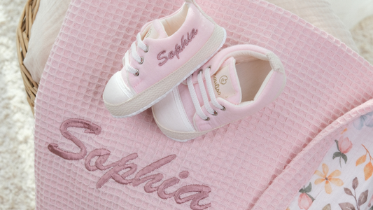 Personalized Baby Gift Set Waffle Blanket & Muslin Baby Shoes Handmade Soft Sole – Pink