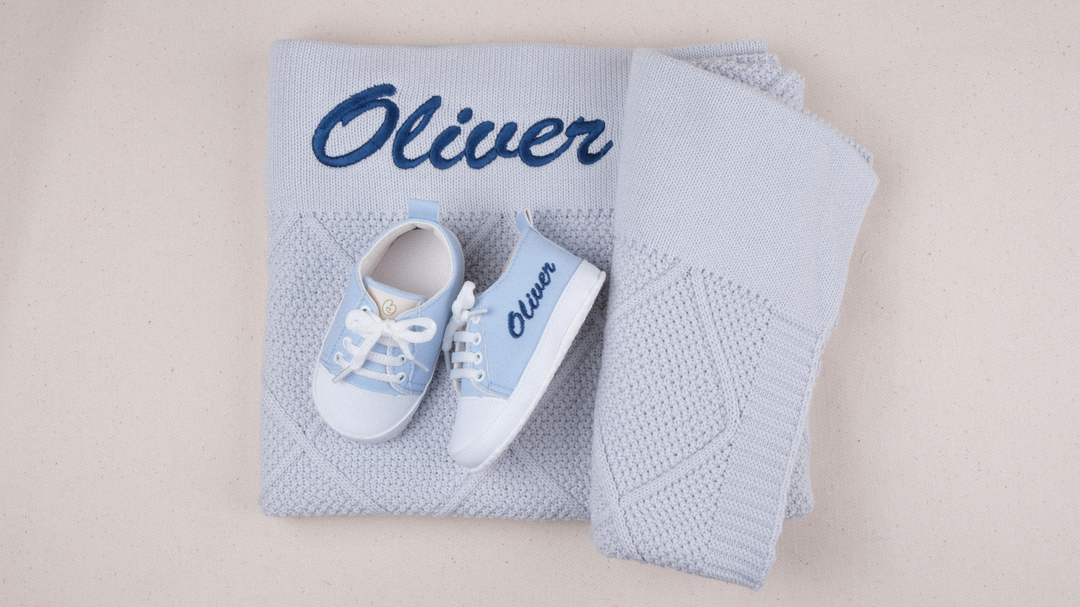 Mouliss Blue personalized baby gift set — styling photo 3