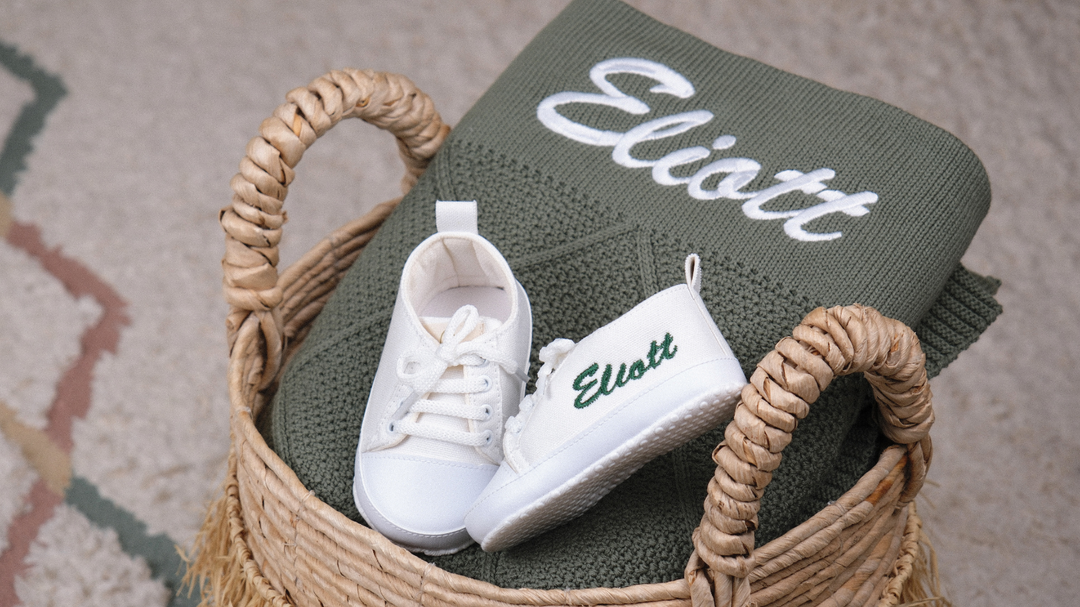 Mouliss Green personalized baby gift set — styling photo 4