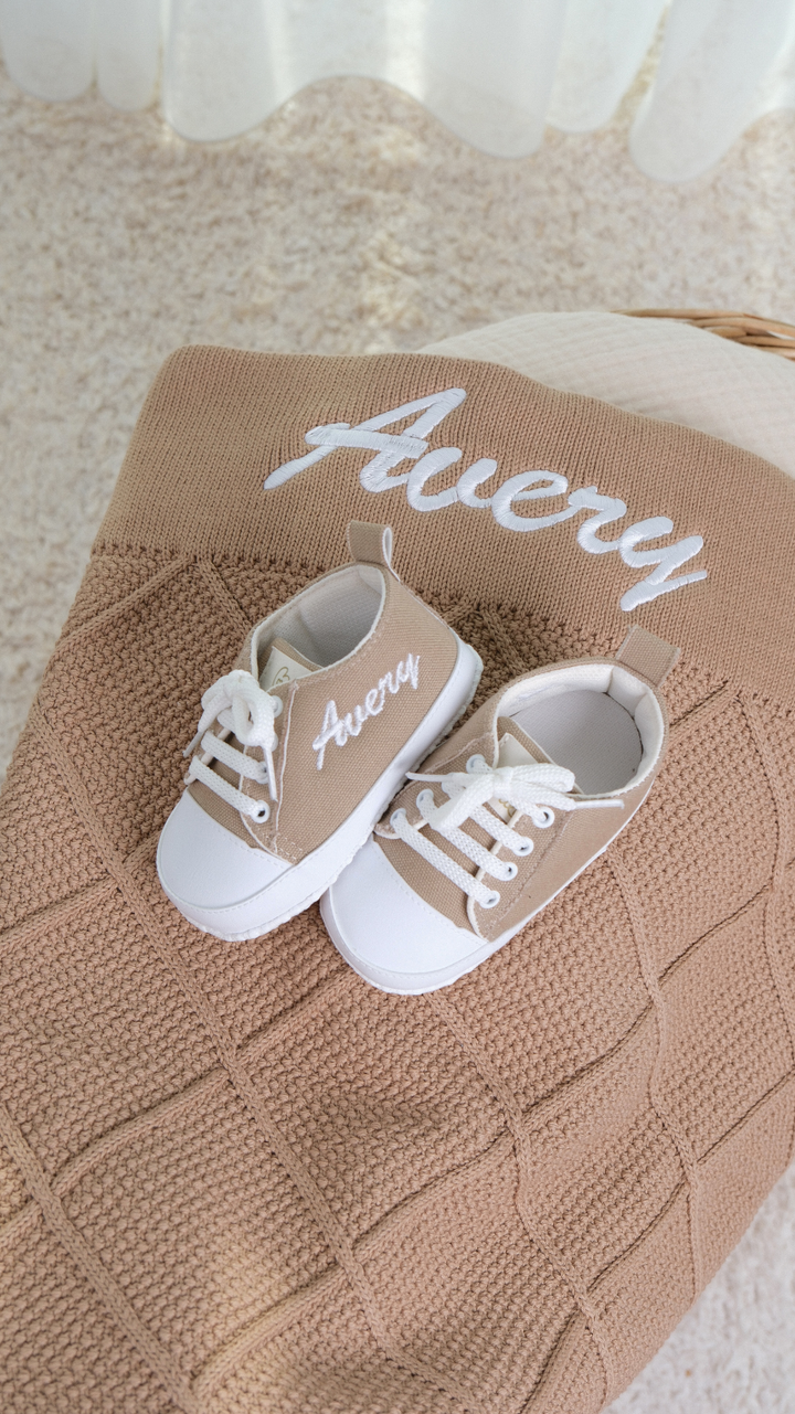 Mouliss Brown personalized baby gift set — styling photo 1