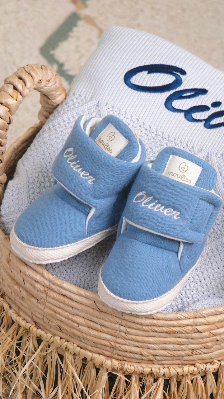 Mouliss Blue personalized baby gift set — styling photo 3