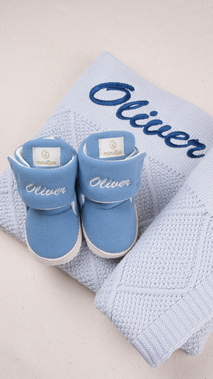 Mouliss Blue personalized baby gift set — styling photo 4