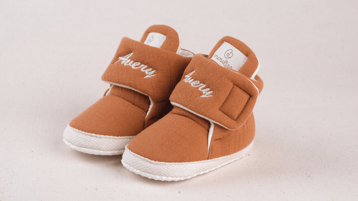 Mouliss Terracotta muslin personalized baby booties — styling photo 2