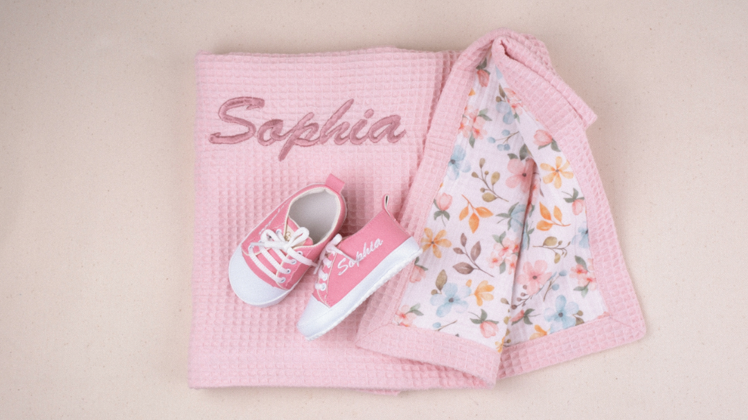 Mouliss Pink personalized baby gift set — styling photo 1