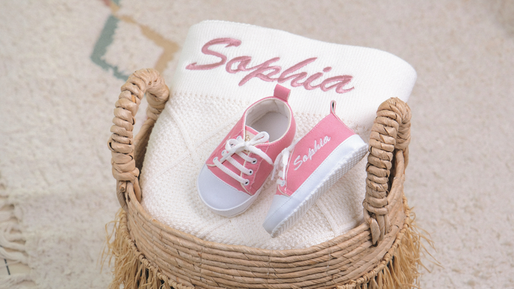 Mouliss Pink personalized baby gift set — styling photo 3
