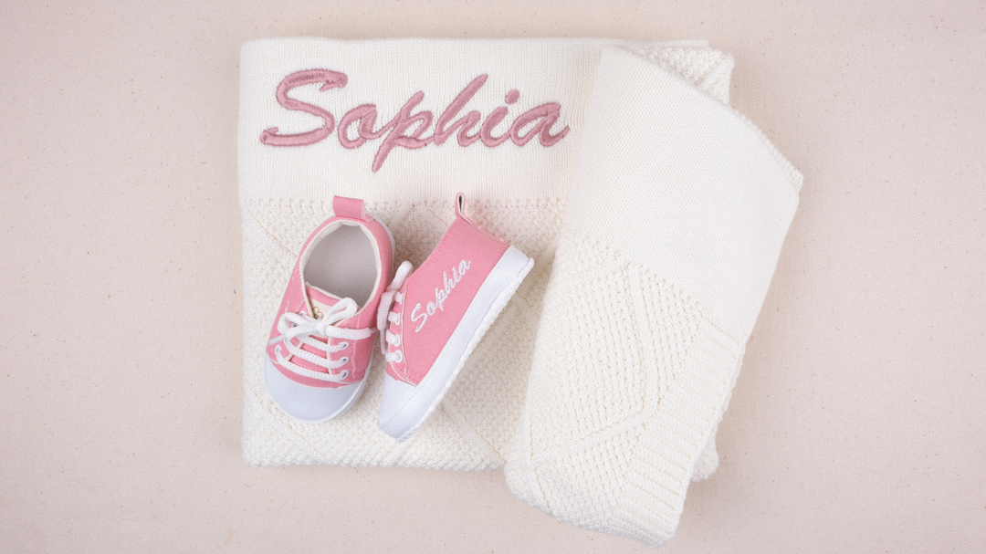 Mouliss Pink personalized baby gift set — styling photo 4