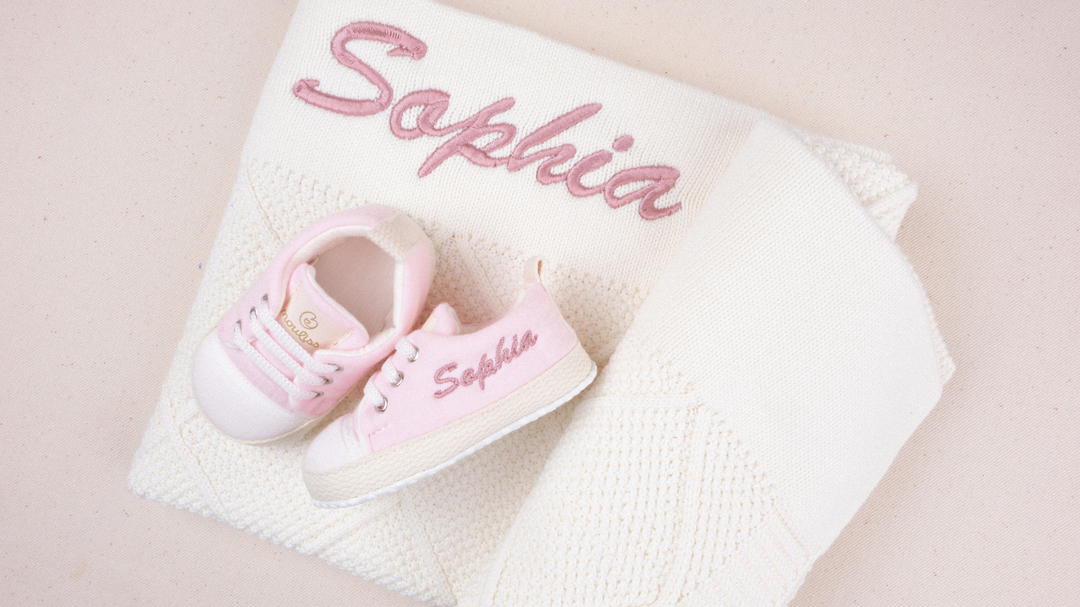 Mouliss Pink personalized baby gift set — styling photo 3