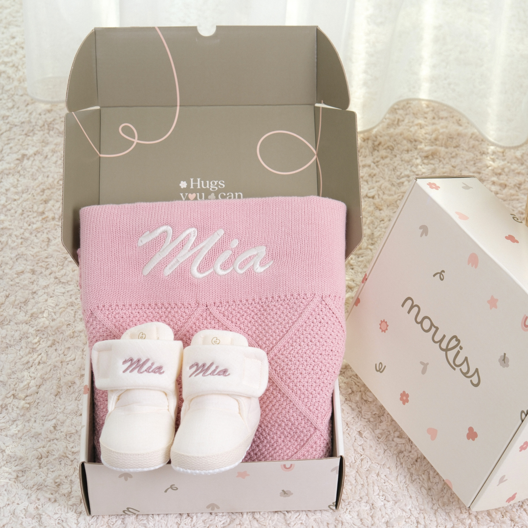 Mouliss Pink personalized baby gift set — styling photo 1