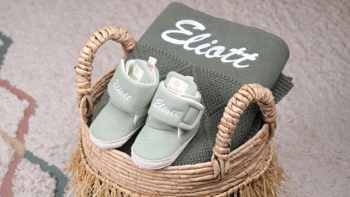 Mouliss Green personalized baby gift set — styling photo 3