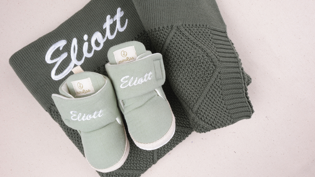 Mouliss Green personalized baby gift set — styling photo 1