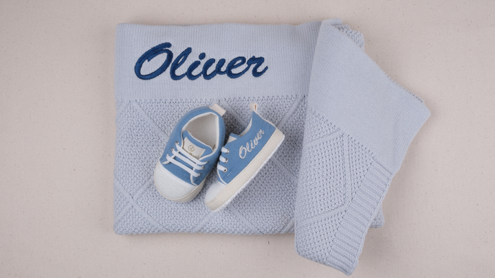 Mouliss Dark Blue personalized baby gift set — styling photo 2