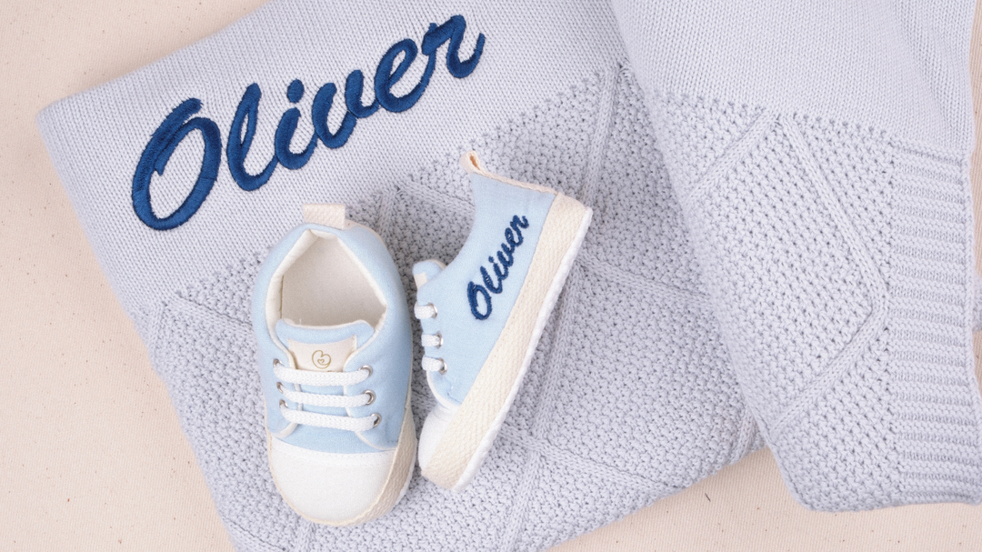 Mouliss Blue personalized baby gift set — styling photo 3
