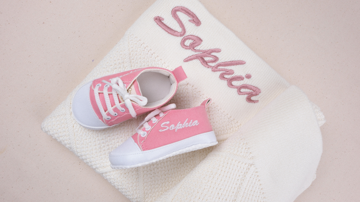 Mouliss Pink personalized baby gift set — styling photo 1