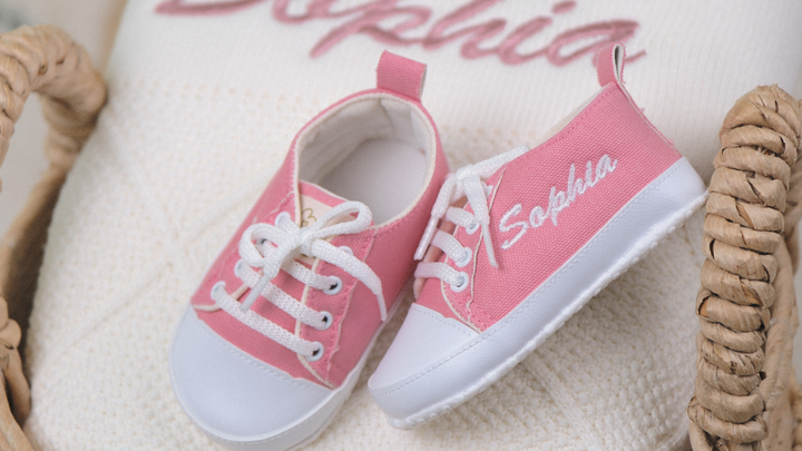 Mouliss Pink personalized baby gift set — styling photo 2