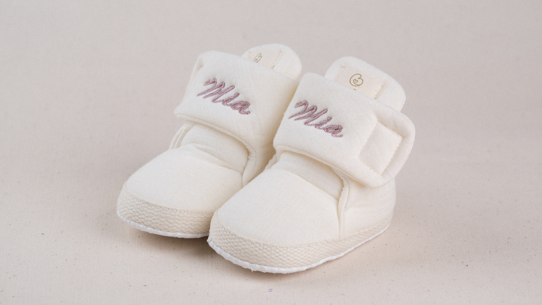 Mouliss Cream muslin personalized baby booties — styling photo 1