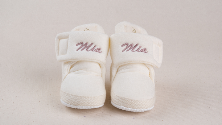 Mouliss Cream muslin personalized baby booties — styling photo 2